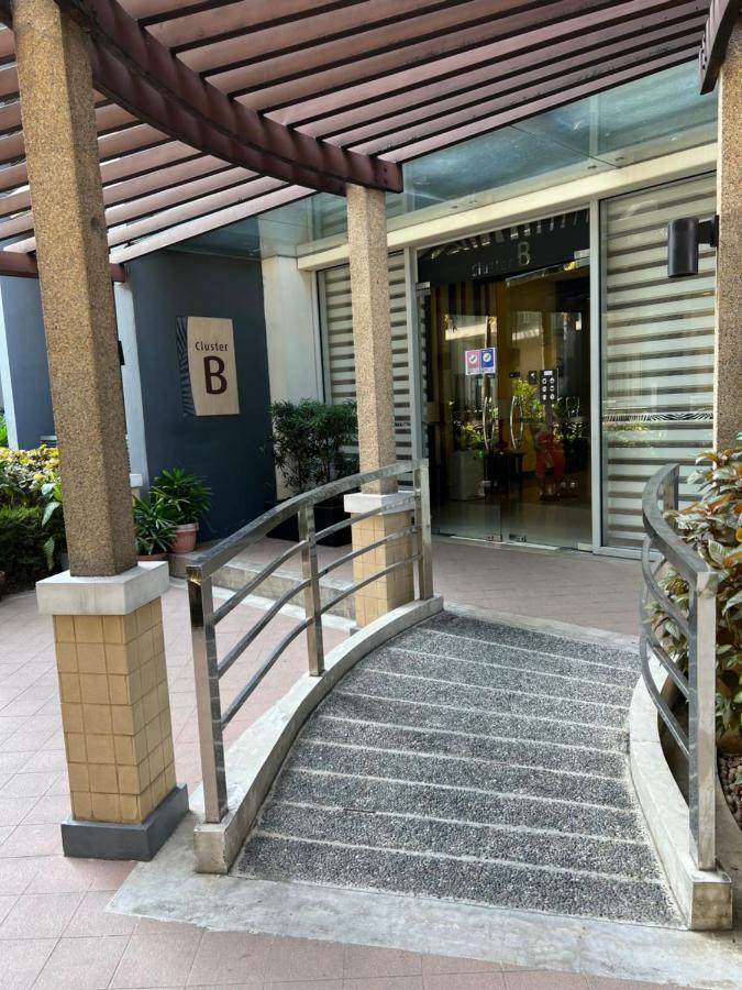 Telly'S Studio Across Naia3 Manila Exterior foto